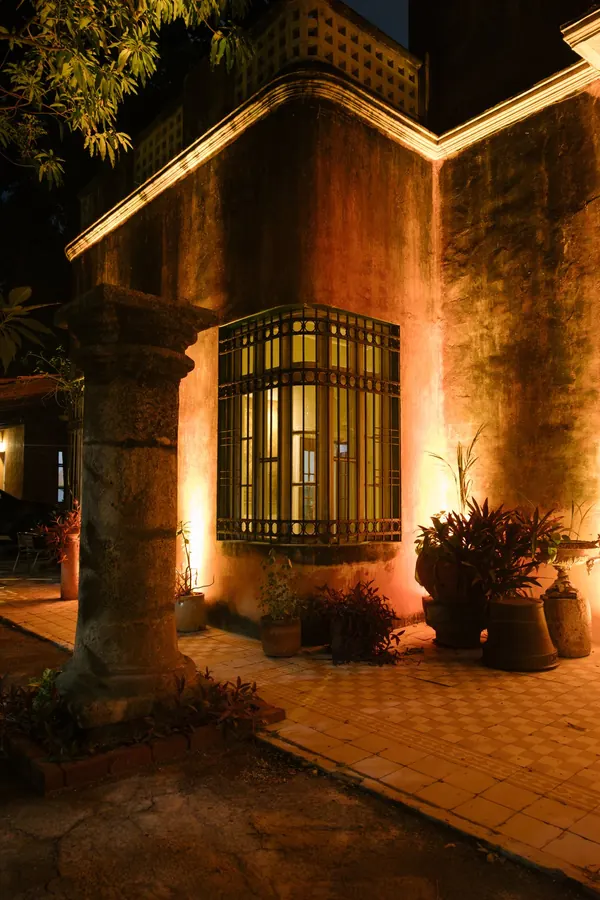 La ventana con su luz cálida